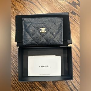 BNIB Chanel black caviar card holder with GHW (gold hardware)